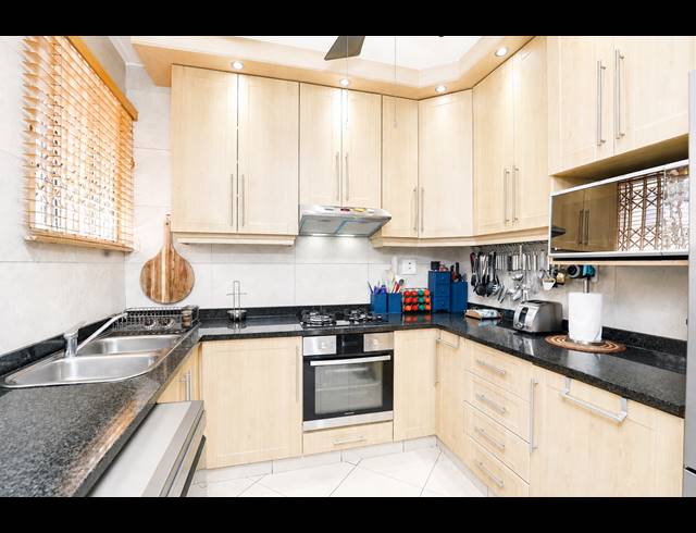 3.5 BEDROOM APARTMENT FOR SALE IN GLENWOOD